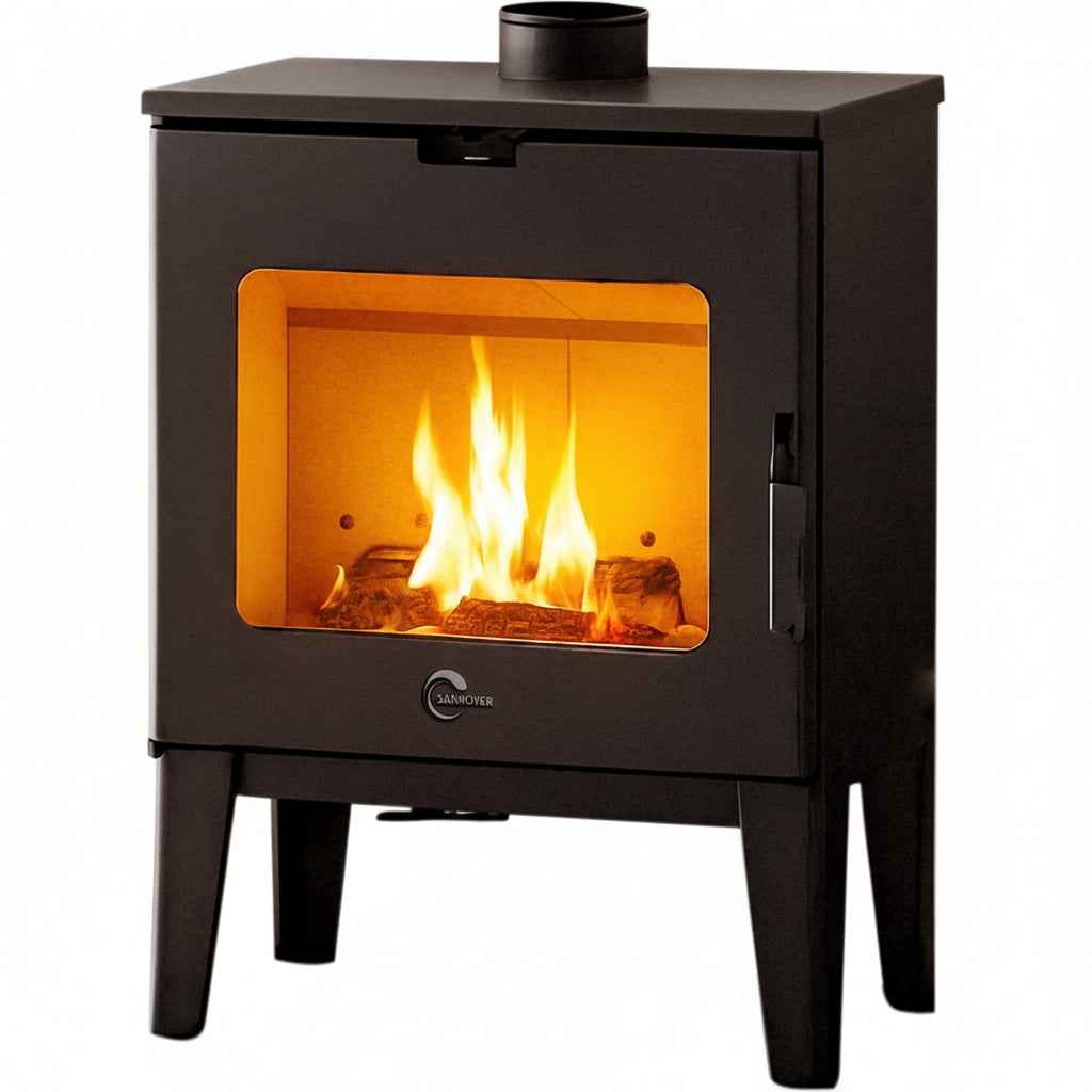 Poêle à bois SANNOVER Dita de Briand combustibles en noir, avec porte vitrée et panneau de contrôle, 7,6 kW, classe A, rendement 76 %.